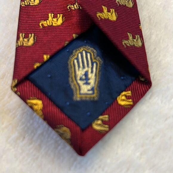 Lee Allison Four in Hands Elephant & Mouse Print Silk Tie - Picture 9 of 10